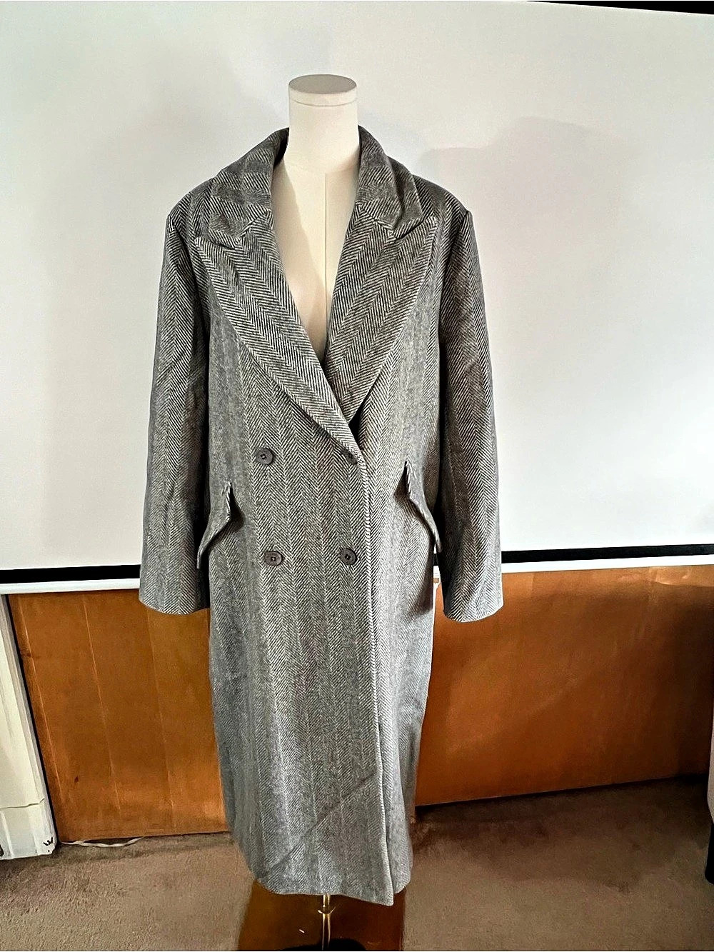 Elie Tahari Women Herringbone Double-Breasted Wool Coat in Gray XL Like New